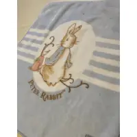 在飛比找蝦皮購物優惠-Peter Rabbit 經典比得兔嬰兒防踢袖毯 藍色 粉色
