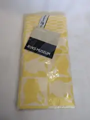Johannes Vermeer, Yellow tea towel, Rijks Museum, sealed