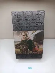 HOT TOYS MMS95 TERMINATOR SALVATION JOHN CONNOR 1/6 SCALE FIGURE