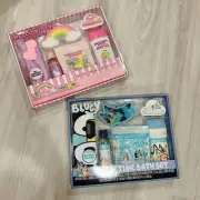 Hello Kitty And Friends/Bluey Cozy Time Bath Set, Sponge, Spar Hair Towel