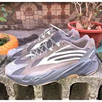 在飛比找Yahoo!奇摩拍賣優惠-【正品】ADIDAS YEEZY BOOST 700 V2 