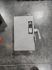 SIEMENS STAINLESS DISCONNECT SWITCH 4/4X 30 AMP 600 VAC 3 POLE MODEL: NF351SS