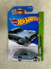 2014 HOT WHEELS JAMES BOND 007, SILVER 1963 ASTON MARTIN DB5 HW12