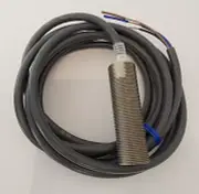 OMRON E2E2-X5B1 Proximity Switch