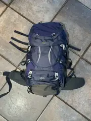Ecogear Pinnacle 60L Hiking Backpack. Adjustable internal frame blue gray New