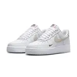 【NIKE 耐吉】AIR FORCE 1 LOW 女 白粉 雙勾 荔枝皮 休閒鞋 穿搭(HF9992-100 ∞)