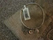 Alex And Ani Silver Tone Four Leaf Clover Bangle Charm Bracelet A17EB28RS Celtic