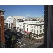Telfair Loft 410: Downtown Condo In Historic Building. Awesome Views!