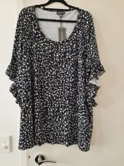 BNWT Autograph Womens Ruffle Short Sleeve Top Black & White Abstract Size XXL