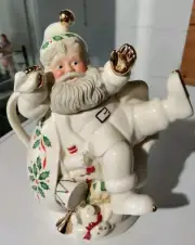 Lenox holiday Santa teapot color white Excellent Condition Never Used Gold Trim