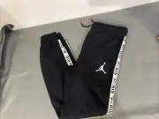 NIKE JORDAN PARIS SAINT-GERMAIN JOGGERS SWEATPANTS YOUTH XL13-15 YRS NEW BLACK.