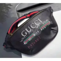 在飛比找蝦皮購物優惠-二手正品 GUCCI 男女胸口包 走秀款 牛皮 塗鴉印花 皮