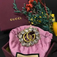 在飛比找PopChill優惠-[二手] GUCCI 古馳 復古仿舊金色 雙G水鑽別針/胸針