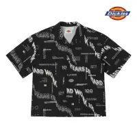 在飛比找momo購物網優惠-【Dickies】男款黑色純棉100週年滿版印花寬鬆短袖襯衫