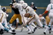 Miami Dolphins Larry Csonka in action vs Pittsburgh Steelers - 1972 Old Photo 1