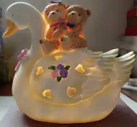 在飛比找Yahoo!奇摩拍賣優惠-幸福熊天鵝燈飾(全新)