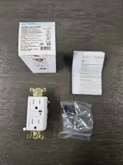 Lutron CAR2S-15-STR-WH Wireless Receptacle Vive