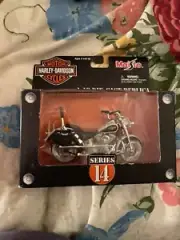 Maisto Harley Davidson Motorcycles 14 1:18 Diecast 1993 FLSTN Heritage Softail