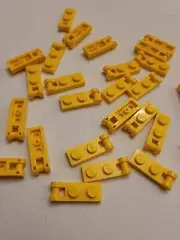 NEW LEGO 13X YELLOW PLATE 1X2 W/SHAFT DIA. 3.2 #60478.