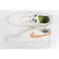 在飛比找蝦皮購物優惠-胖達）NIKE AIR FORCE 1 '07 PRM NN