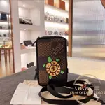 精品二手 LV 路易威登 DOUBLE PHONE 經典格紋 烏龜貼飾 時尚便捷 斜挎包 手機包 N40377