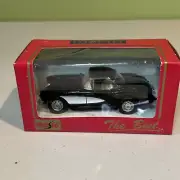 Maisto Trophy Classic Chevy Corvette Black & White Diecast Car 1/43 Scale