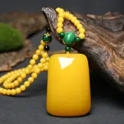 Natural Second-generation Old Honey Wax Pendant Water Chicken Oil Yellow Amber
