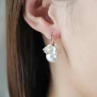 在飛比找momo購物網優惠-【ZANZAN 冉冉】珍珠花朵扣式耳環