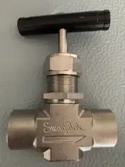 Swagelok SS-18VF8-Manual Stainless Needle Valve 5000psi 1/2in FNPT