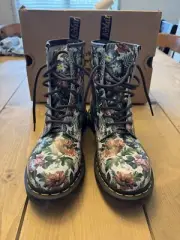New Dr Martens English Garden Lace Up Boots White Leather Floral Sz 7 Women's