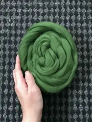2 oz Ivy merino wool roving 22.5 micron for Spinning Felting Weaving