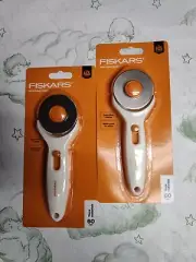 2 Piece FISKARS STICK ROTARY CUTTER 60MM (160330)