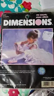 DIMENSIONS NO COUNT CROSS STITCH KIT "CINDERELLA" ( Box 3)