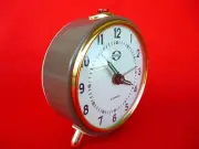 LOUD NEW OLD STOCK Vintage 70's KUCO USSR Winding Alarm Clock Desk Table NR14