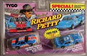TYCO 6994 TwinPack The King Richard Petty 1992 Pontiac 1970 Superbird HO Slot