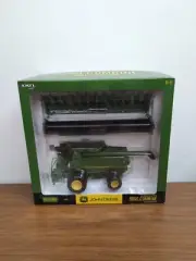 1/32 Ertl John Deere 9860 Combine W/ Duals, Corn & Bean Heads