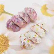 10 pcs Drilled Clam Shells Flowers Painted Seashells Beads For Jewellery 2-2.5cm