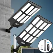 Solar Street Lights Outdoor Lamp, 16000000lm IP67 Waterproof Light with Remote