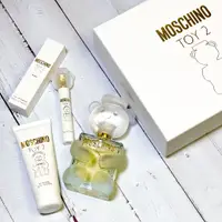 在飛比找蝦皮購物優惠-【超激敗】MOSCHINO 熊芯未泯 2 禮盒 淡香精100