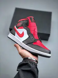 在飛比找Yahoo!奇摩拍賣優惠-耐克Nike喬丹Air Jordan 1 Mid 黑紅腳趾中