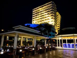 中天皇宮飯店Grand Jomtien Palace Hotel