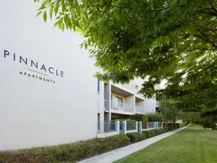 品尼高公寓Pinnacle Apartments