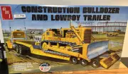 AMT - 1/25 Construction Bulldozer and Lowboy Trailer - Tractor Truck Model Kit