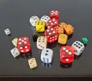 A LOT OF 21 DICE UNIQUE AND RARE FROM 1955, 60, 70, 80, 90s VINTAGE