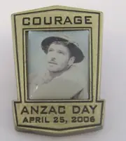 ANZAC DAY 2006 COURAGE METAL PIN BADGE