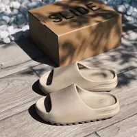 在飛比找蝦皮購物優惠-限量 限時下殺Adidas Yeezy Slide 拖鞋 居