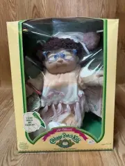 Official Cabbage Patch Hold My Crayon Girl Doll Brown Hair Blue Eyes Glasses