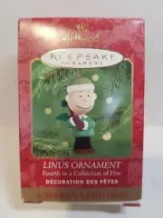 Hallmark Linus Keepsake Ornaments QRP4204 A Snoopy Christmas Peanuts 50th 2000