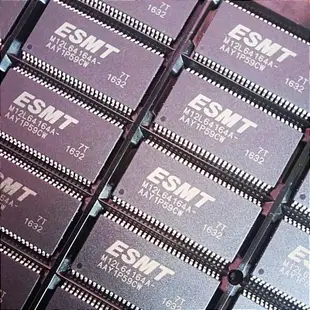 Ic SD RAM 原裝設備製造 ESMT M12L64164A-7T