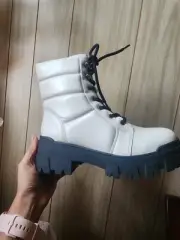 Marc Fisher Women’s White Lace-Up Platform Combat Boots – Size 7.5M